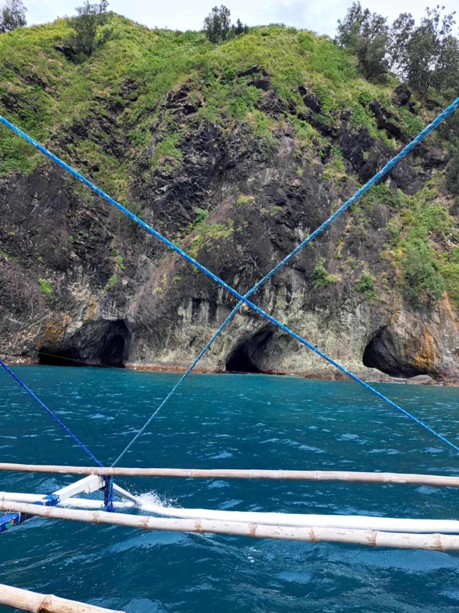 Cave Beach Resort Dingalan Exterior foto